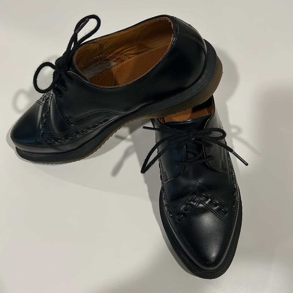 Dr. Martens Ally black smooth leather oxfords black pointed toe womens Size 6